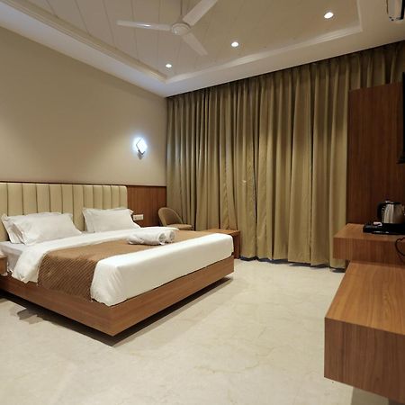 Hotel Regal Palm Moradabad Exterior photo